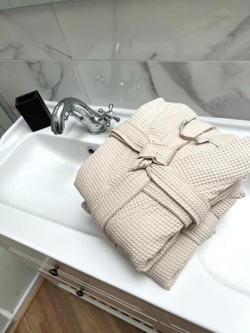 Apartament Cosy T3 Centre Reims/Pkg Prive Zewnętrze zdjęcie